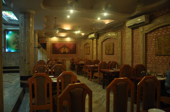restaurant_hall_2.jpg
